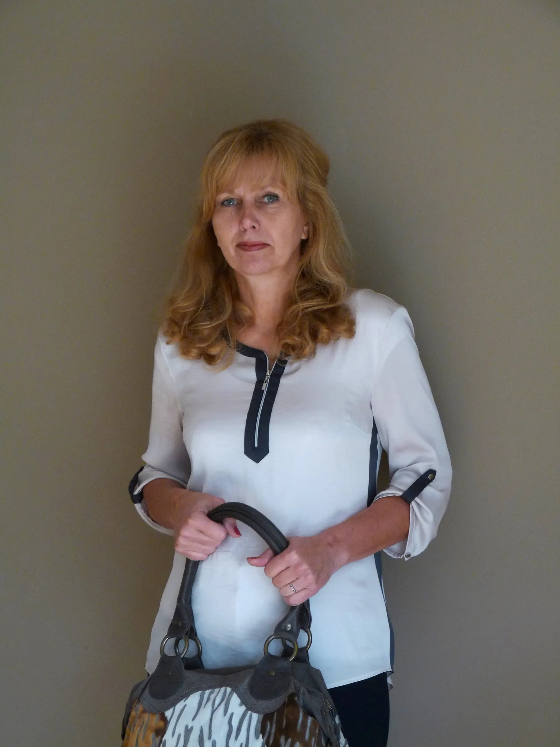 Yvonne Nielsen met een van haar tassen